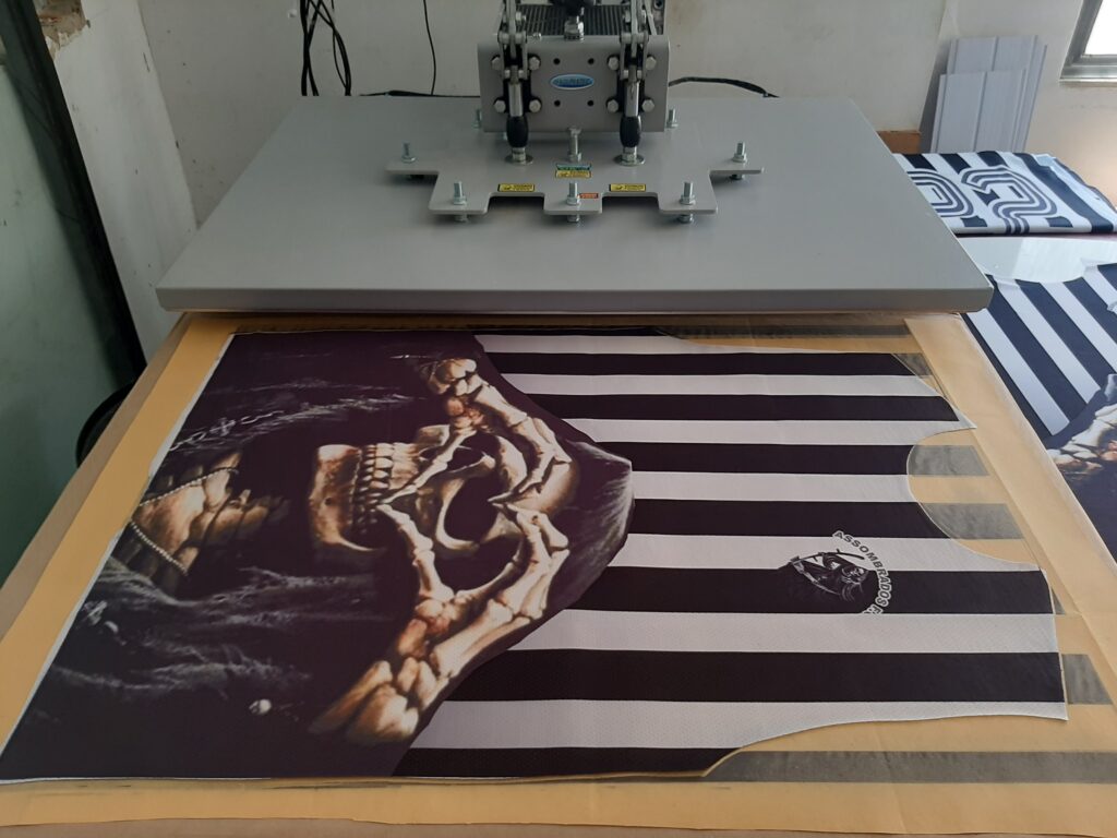 Camisa de Interclasse personalizada em Sublimação Total e tecido Dry Fit produzida pela Pallium Estamparia.