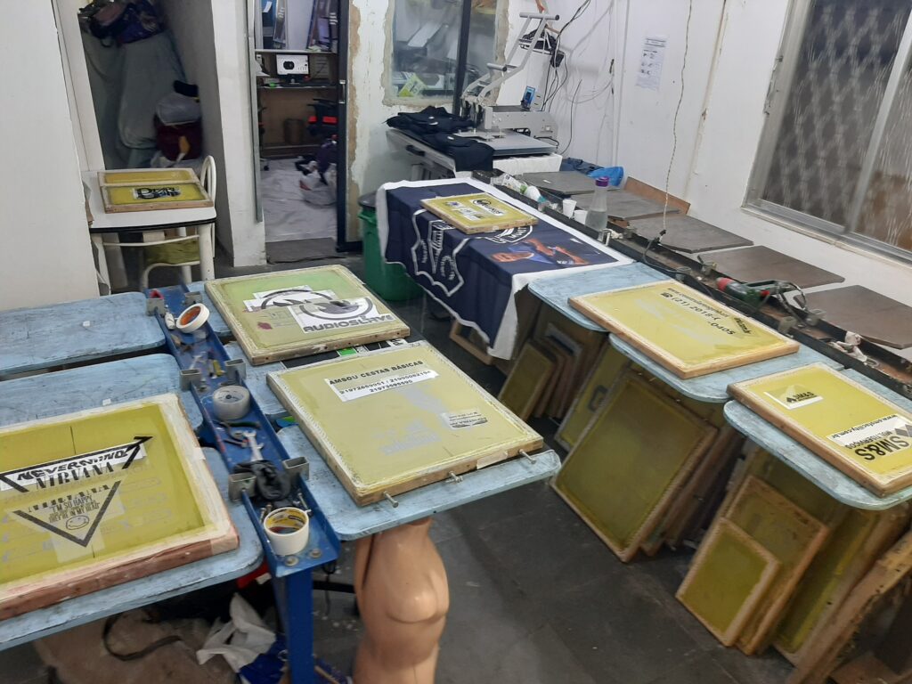 matriz de Silk Screen serigrafia para camisetas personalizadas na Pallium Estamparia.